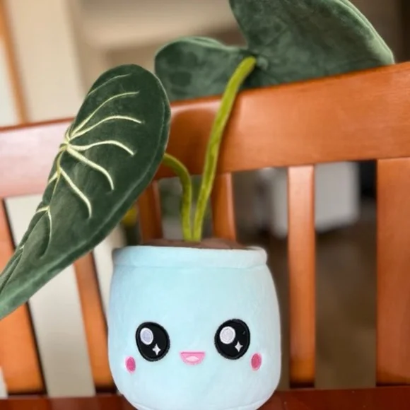 Plant Plushie - Philodendron Gloriosum - Picture 3 of 4